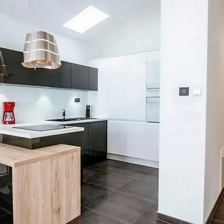 New Luxurious Loreta Apartment