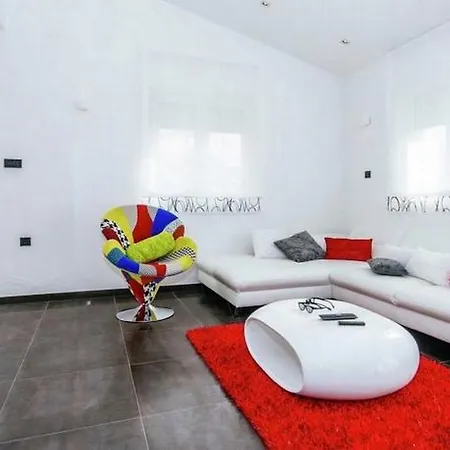 New Luxurious Loreta